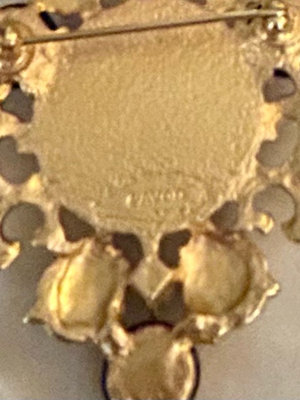 Vintage AVON Faux Pearl Lion Baroque Brooch Victorian - Picture 7 of 10
